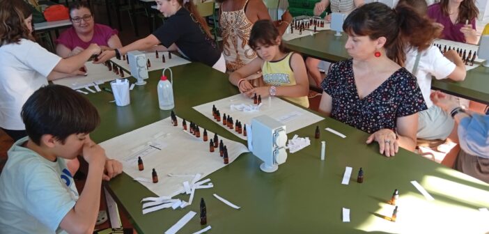 Taller de perfumes en el «Club de Ciencias»