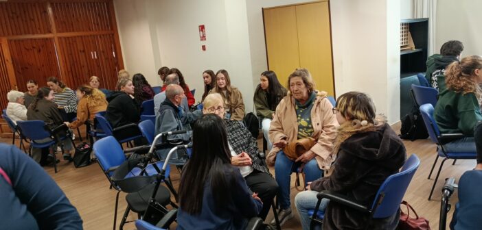 Psicología más allá del aula: un encuentro entre generaciones